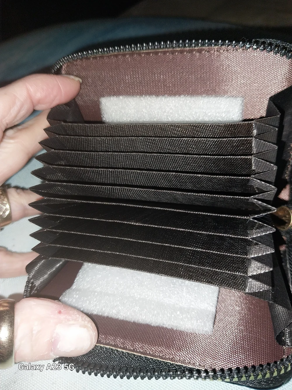 Unbranded Sparkling Black Card Wallet/Faux Pearl Wristlet Zip Around/Bee Accent